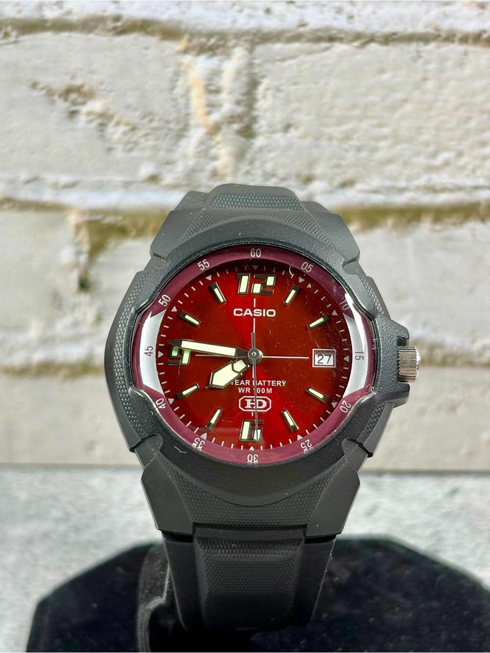 Casio HD Red Dial Men’s Watch 100M 42mm New 10 Year Battery